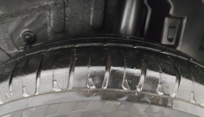 2013 Toyota Etios Liva GD, Diesel, Manual, 1,48,316 km, Left Rear Tyre Tread