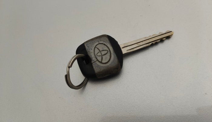 2013 Toyota Etios Liva GD, Diesel, Manual, 1,48,316 km, Key Close Up