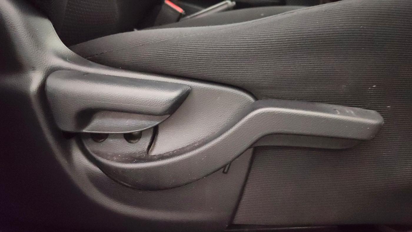 2016 Honda BR-V 1.5L I-VTEC V CVT, Petrol, Automatic, 69,798 km, Driver Side Adjustment Panel