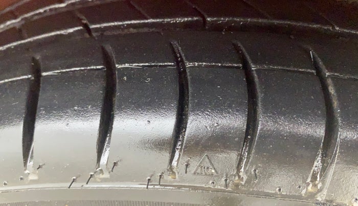 2019 Maruti Celerio VXI AMT, Petrol, Automatic, 48,614 km, Right Front Tyre Tread