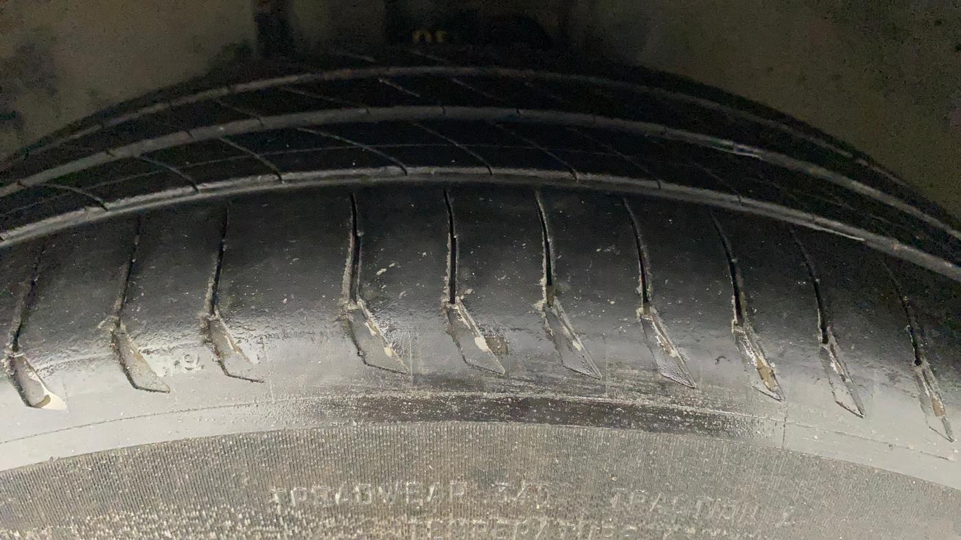 2014 Toyota Corolla Altis VL AT PETROL, Petrol, Automatic, 85,843 km, Left Front Tyre Tread