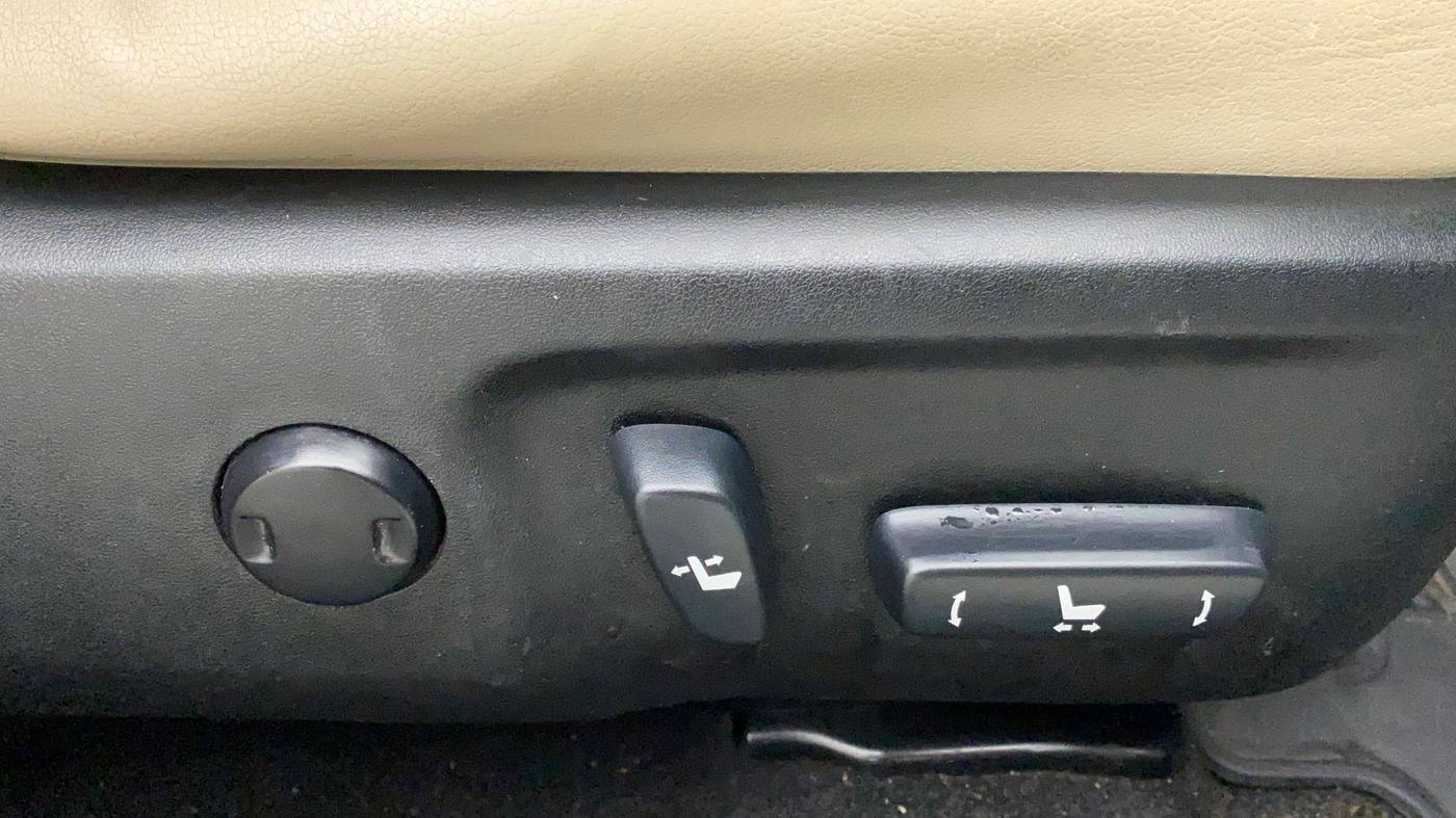 2014 Toyota Corolla Altis VL AT PETROL, Petrol, Automatic, 85,843 km, Driver Side Adjustment Panel