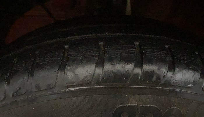 2019 Maruti Swift LXI, Petrol, Manual, 48,630 km, Left Front Tyre Tread