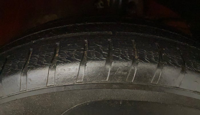 2019 Maruti Swift LXI, Petrol, Manual, 48,630 km, Right Front Tyre Tread