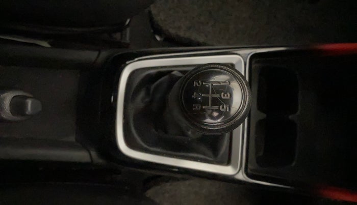 2019 Maruti Swift LXI, Petrol, Manual, 48,630 km, Gear Lever