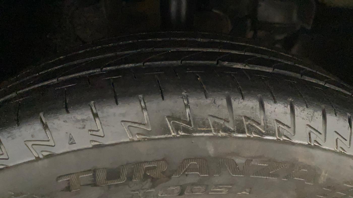 2018 Tata Tiago XZ PETROL, Petrol, Manual, 1,17,170 km, Right Front Tyre Tread