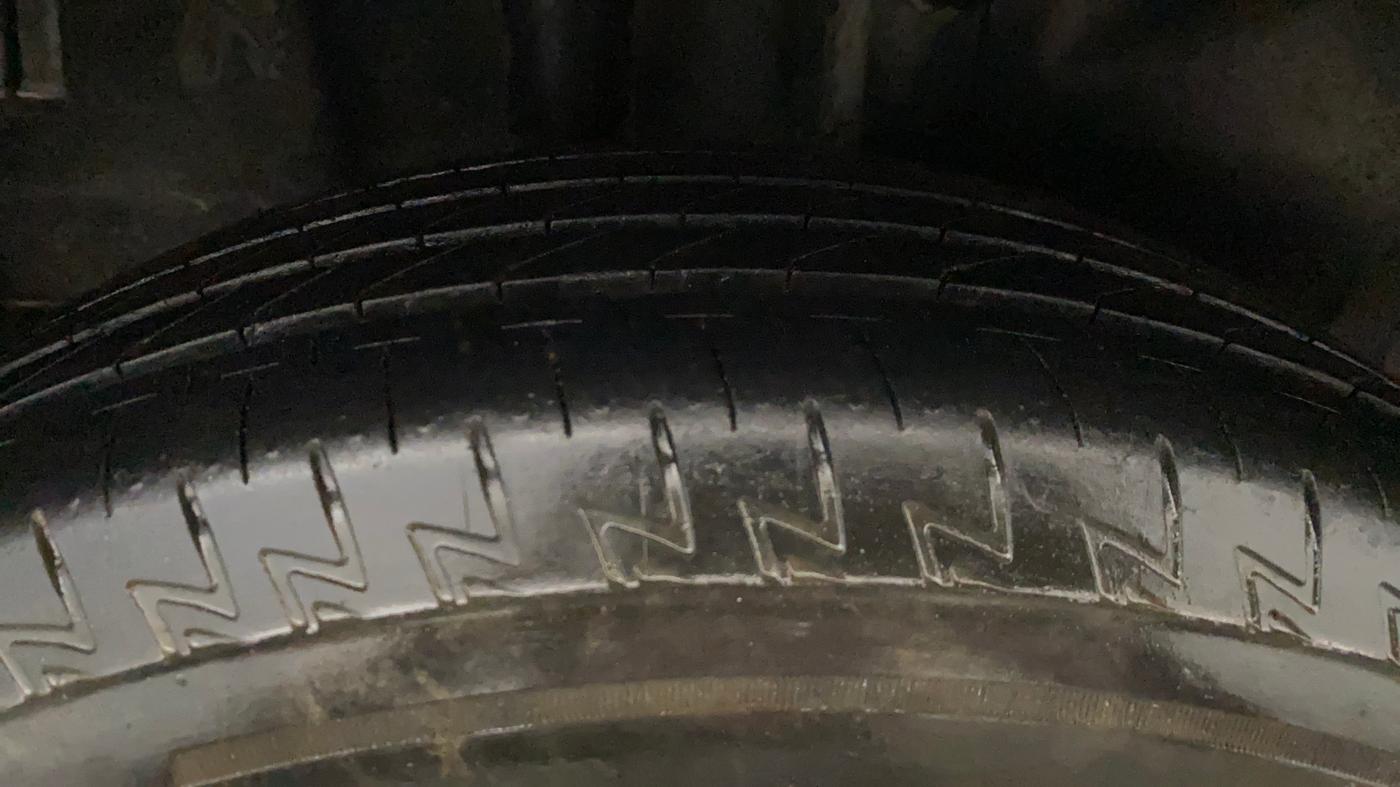 2018 Tata Tiago XZ PETROL, Petrol, Manual, 1,17,170 km, Right Rear Tyre Tread