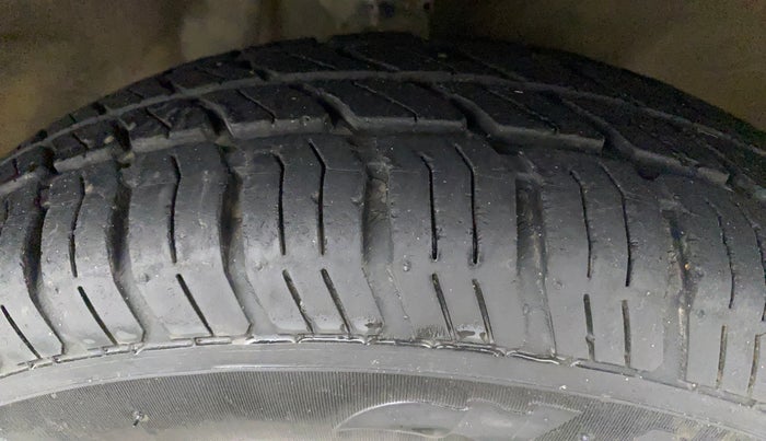 2011 Maruti Alto LXI, Petrol, Manual, 23,303 km, Right Front Tyre Tread