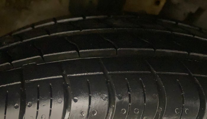 2023 Renault Kwid RXL 1.0, Petrol, Manual, 72,665 km, Right Front Tyre Tread