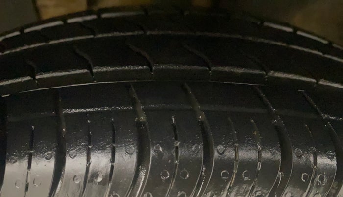 2023 Renault Kwid RXL 1.0, Petrol, Manual, 72,665 km, Left Front Tyre Tread