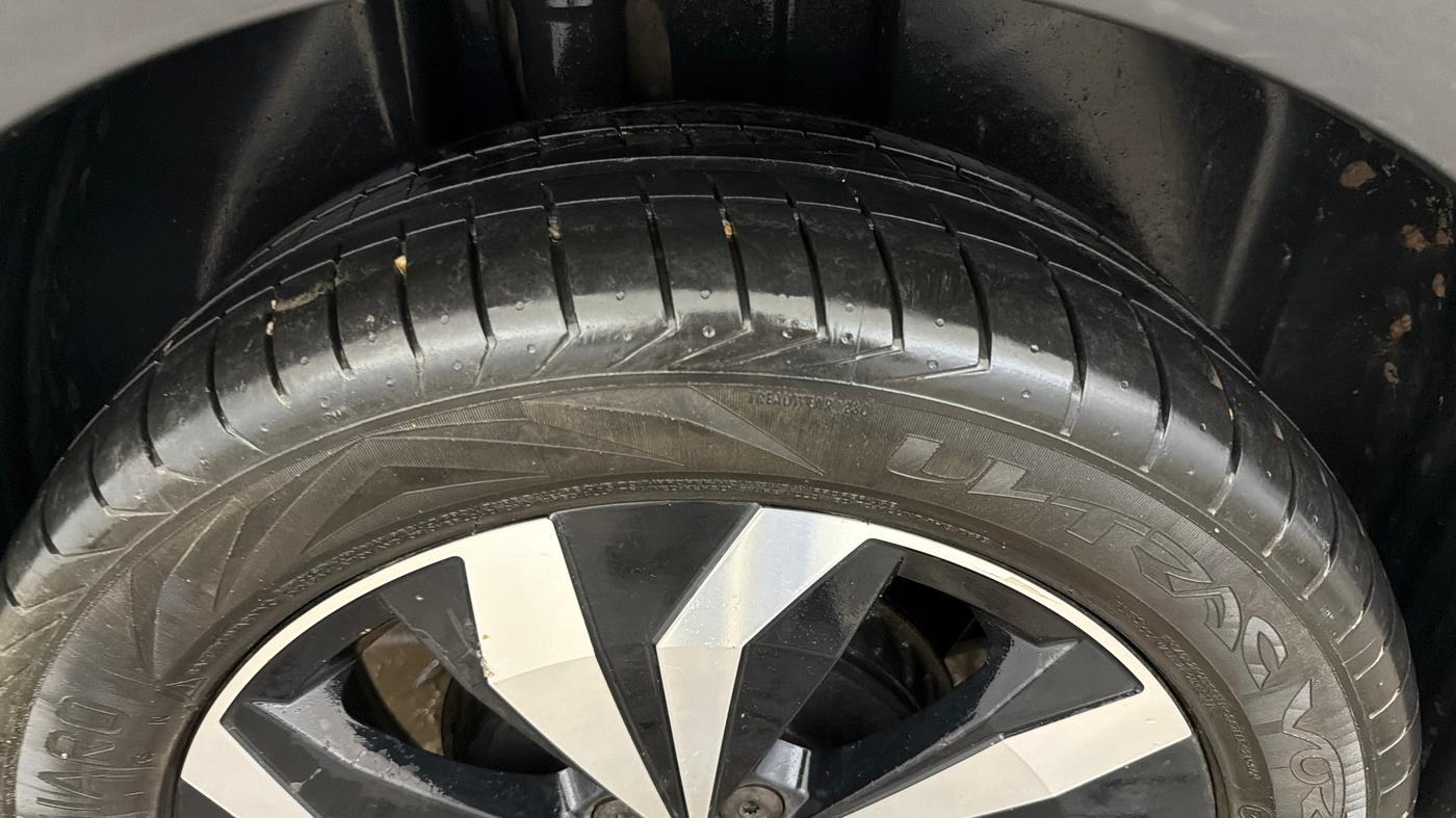 2021 Volkswagen TAIGUN GT PLUS 1.5 TSI DSG, Petrol, Automatic, 91,073 km, Right Rear Tyre Tread