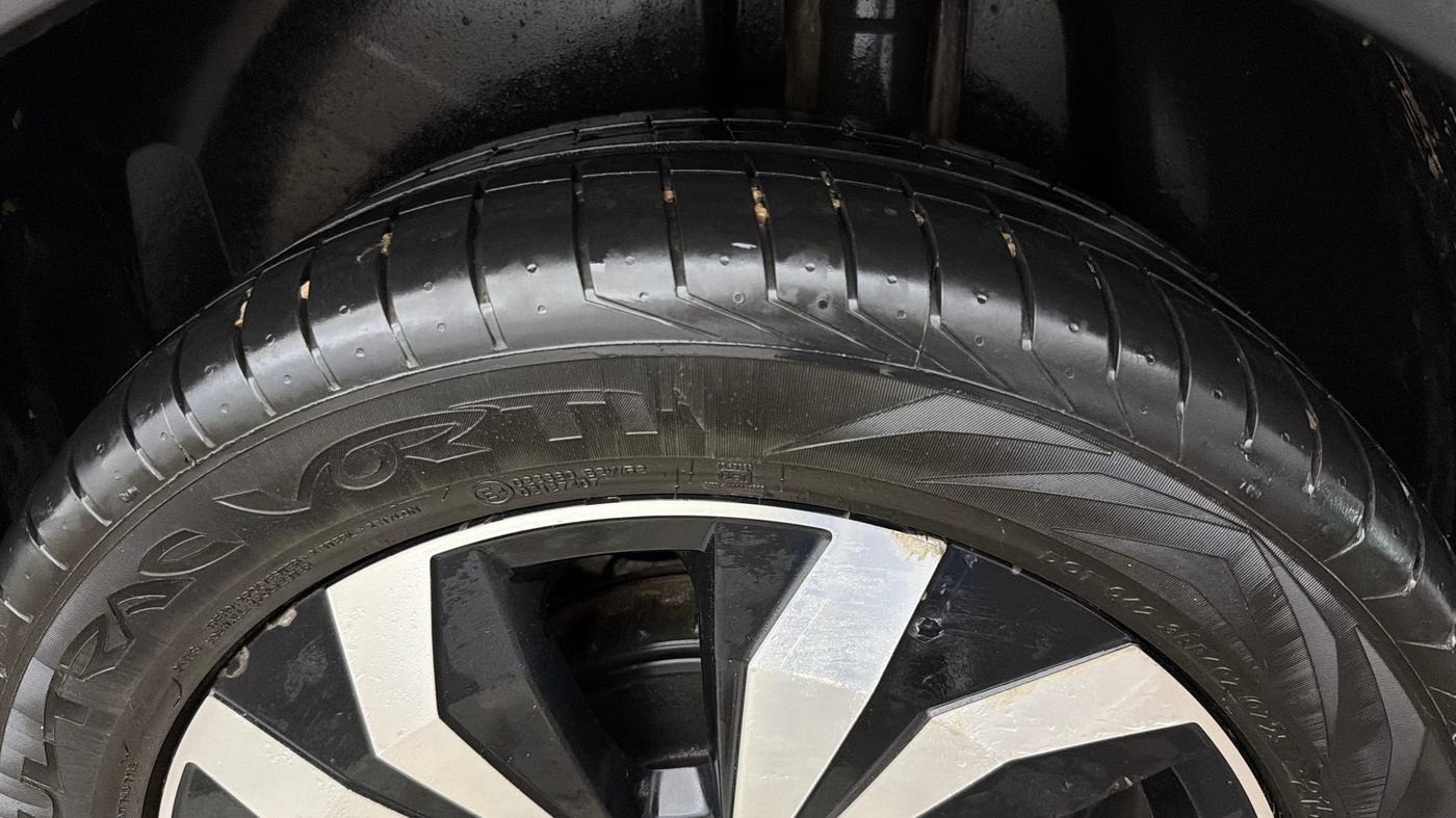 2021 Volkswagen TAIGUN GT PLUS 1.5 TSI DSG, Petrol, Automatic, 91,073 km, Left Rear Tyre Tread