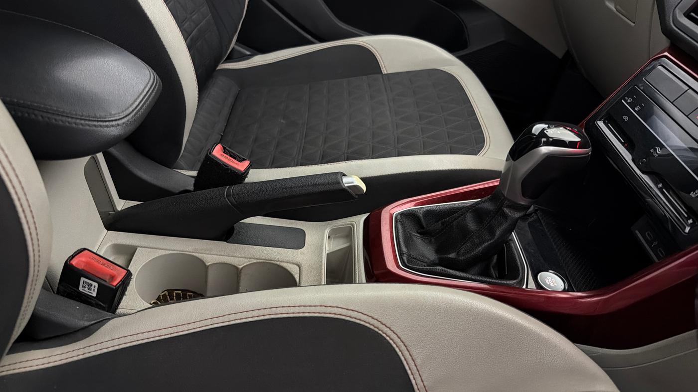 2021 Volkswagen TAIGUN GT PLUS 1.5 TSI DSG, Petrol, Automatic, 91,073 km, Gear Lever