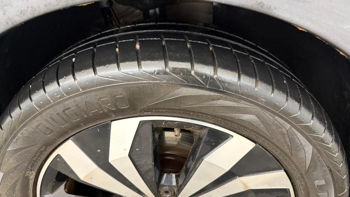 2021 Volkswagen TAIGUN GT PLUS 1.5 TSI DSG, Petrol, Automatic, 91,073 km, Right Front Tyre Tread