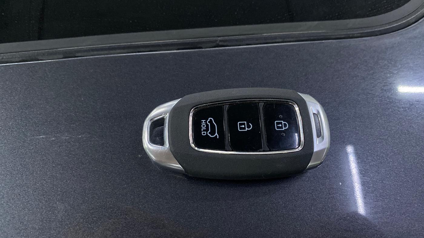 2025 Hyundai NEW I20 ASTA (O) 1.2 MT, Petrol, Manual, 10,726 km, Key Close Up