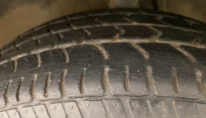 2017 Maruti Alto K10 VXI, Petrol, Manual, 29,188 km, Left Front Tyre Tread
