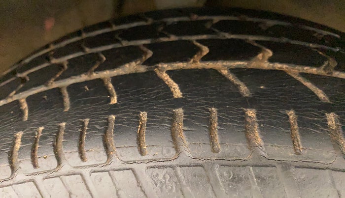 2017 Maruti Alto K10 VXI, Petrol, Manual, 29,188 km, Right Front Tyre Tread