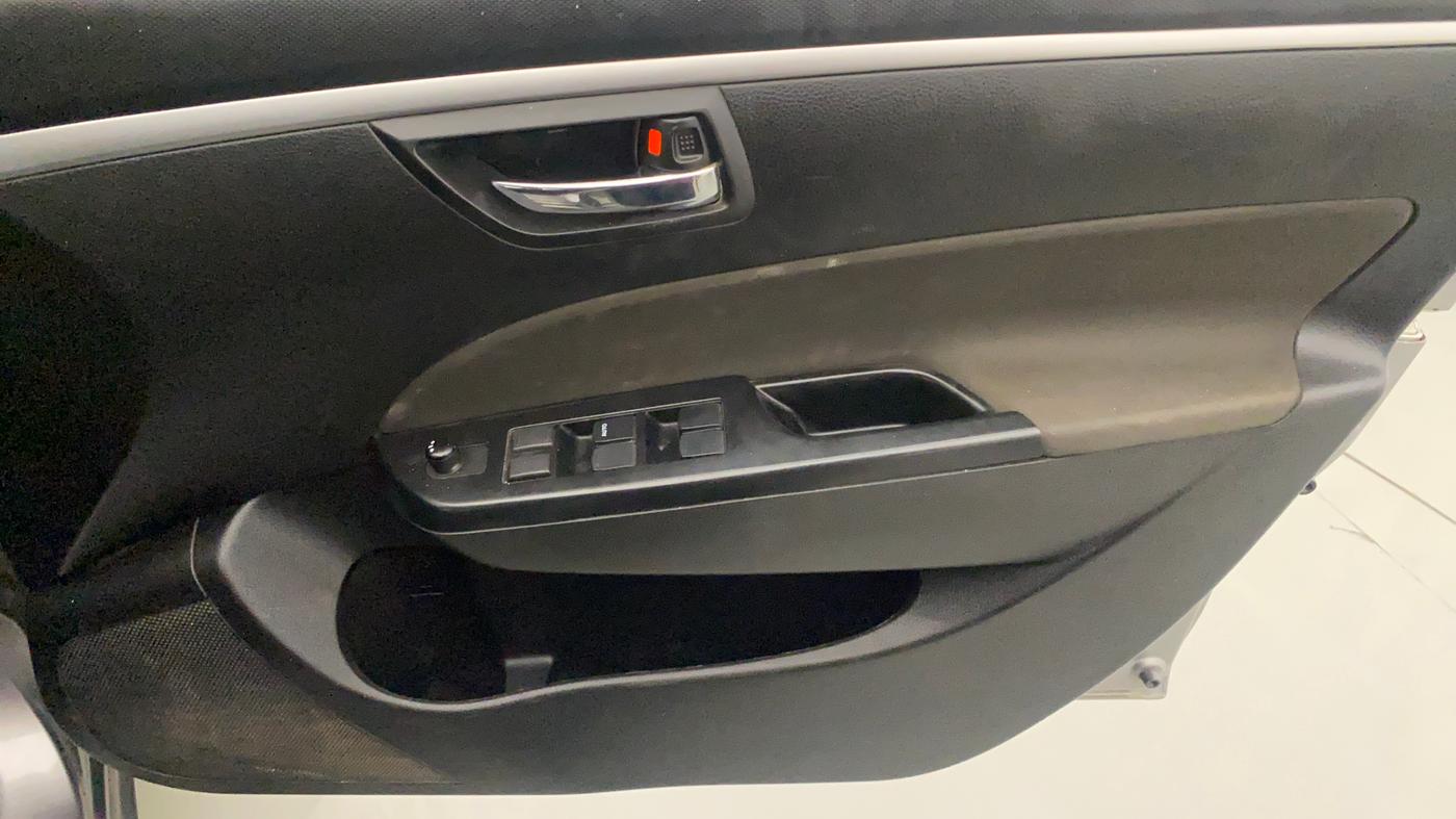 2014 Maruti Swift VXI, Petrol, Manual, 53,448 km, Driver Side Door Panels Control