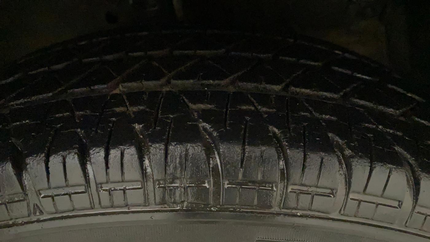 2014 Maruti Swift VXI, Petrol, Manual, 53,448 km, Right Front Tyre Tread
