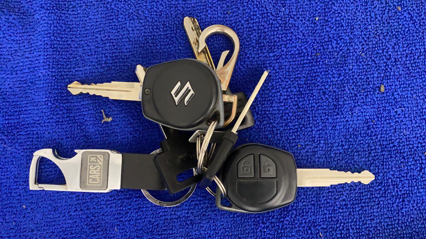 2014 Maruti Swift VXI, Petrol, Manual, 53,448 km, Key Close Up