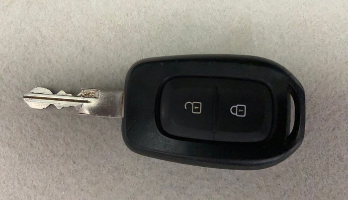 2017 Renault Duster 85 PS RXS MT DIESEL, Diesel, Manual, 1,40,934 km, Key Close Up