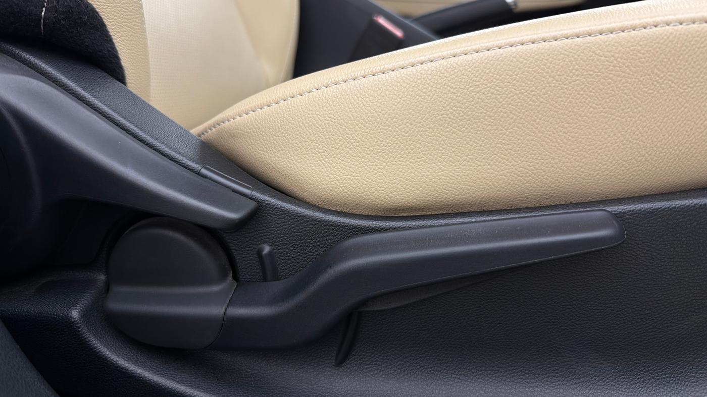 2023 Honda City 1.5L I-VTEC ZX CVT, Petrol, Automatic, 21,364 km, Driver Side Adjustment Panel
