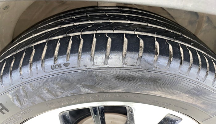 2021 MG HECTOR SHARP 1.5 DCT PETROL, Petrol, Automatic, 12,596 km, Right Front Tyre Tread