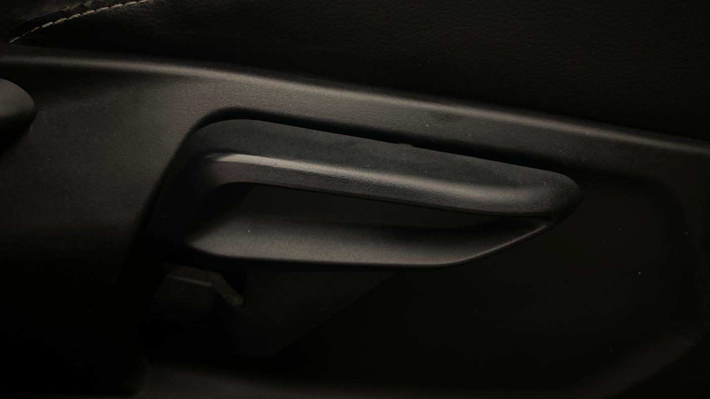 2021 Tata NEXON XZ PLUS PETROL SUNROOF, Petrol, Manual, 54,949 km, Driver Side Adjustment Panel