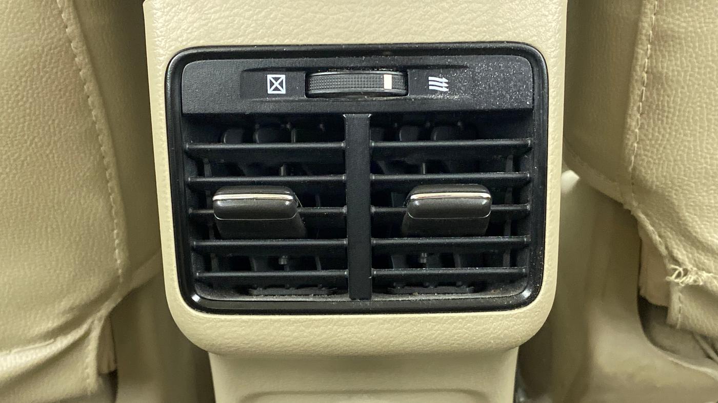 2017 Maruti Ciaz DELTA 1.4 MT PETROL, Petrol, Manual, 63,864 km, Rear AC Vents