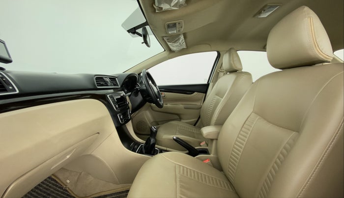 2017 Maruti Ciaz DELTA 1.4 MT PETROL, Petrol, Manual, 63,864 km, Right Side Front Door Cabin