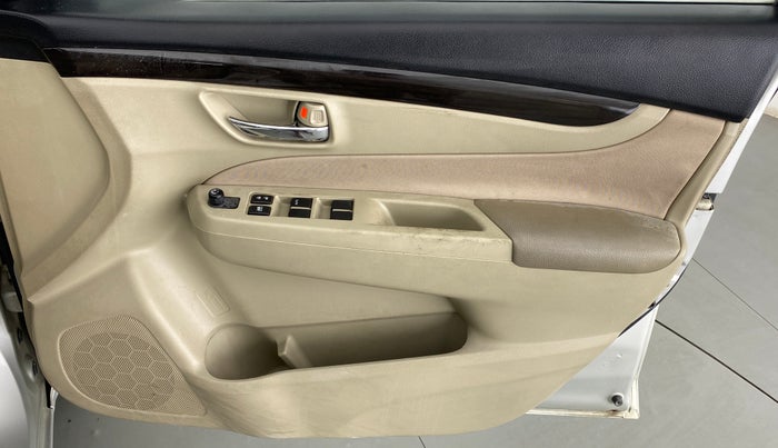 2017 Maruti Ciaz DELTA 1.4 MT PETROL, Petrol, Manual, 63,864 km, Driver Side Door Panels Control