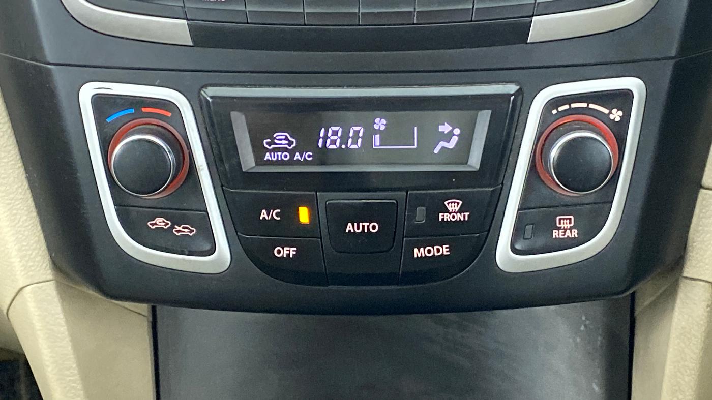 2017 Maruti Ciaz DELTA 1.4 MT PETROL, Petrol, Manual, 63,864 km, Automatic Climate Control