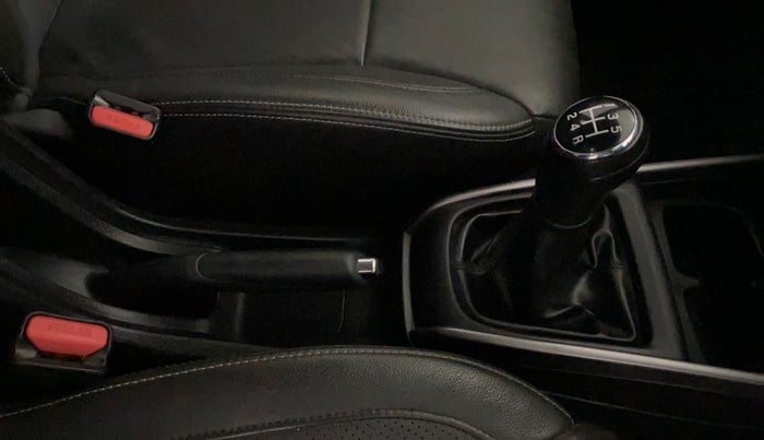 2019 Maruti XL6 ALPHA MT, Petrol, Manual, 29,154 km, Gear Lever