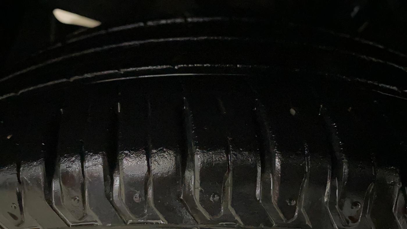 2019 Maruti XL6 ALPHA MT, Petrol, Manual, 29,154 km, Left Front Tyre Tread