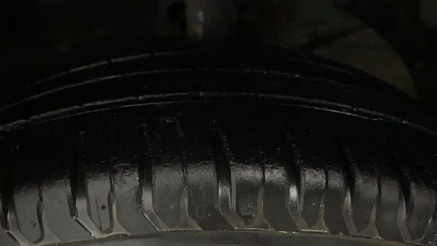 2019 Maruti XL6 ALPHA MT, Petrol, Manual, 29,154 km, Right Front Tyre Tread