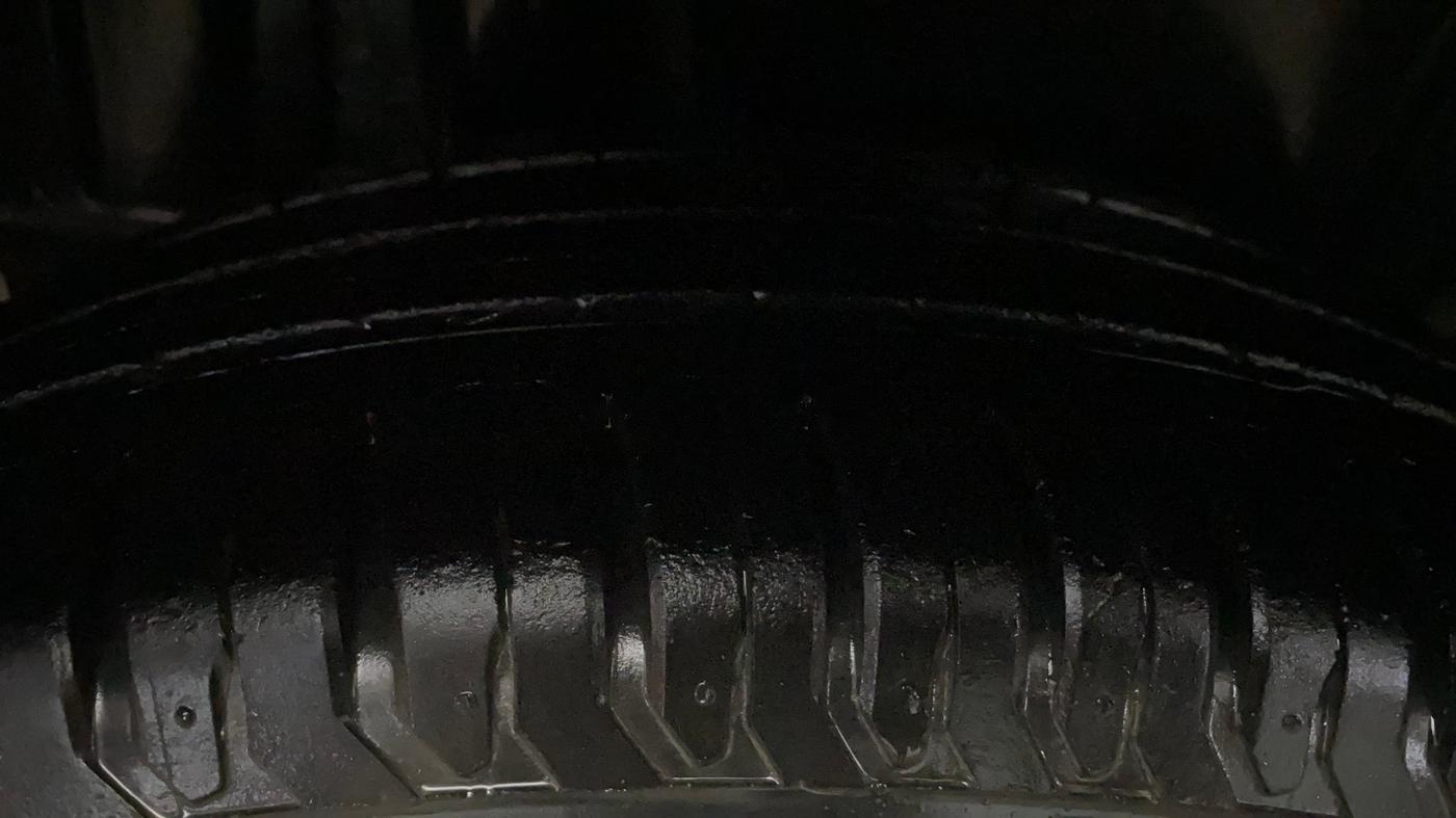 2019 Maruti XL6 ALPHA MT, Petrol, Manual, 29,154 km, Right Rear Tyre Tread