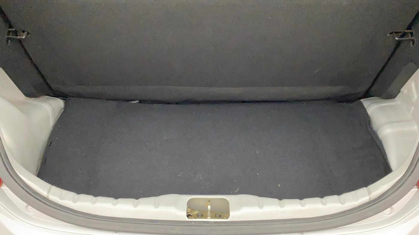 2014 Hyundai Eon ERA +, Petrol, Manual, 29,436 km, Boot Inside