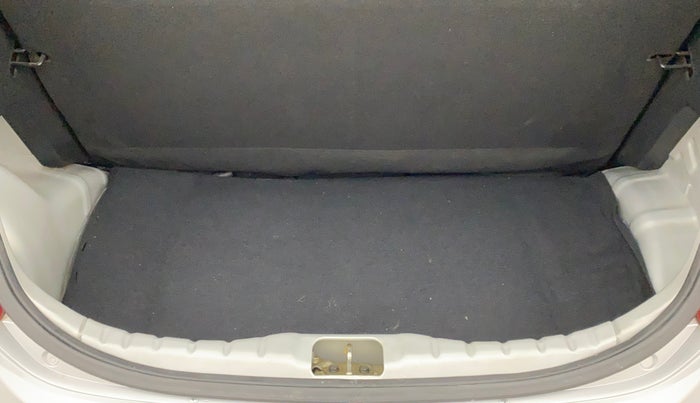 2014 Hyundai Eon ERA +, Petrol, Manual, 29,436 km, Boot Inside
