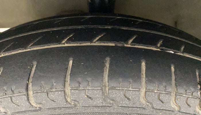 2014 Hyundai Eon ERA +, Petrol, Manual, 29,436 km, Left Front Tyre Tread
