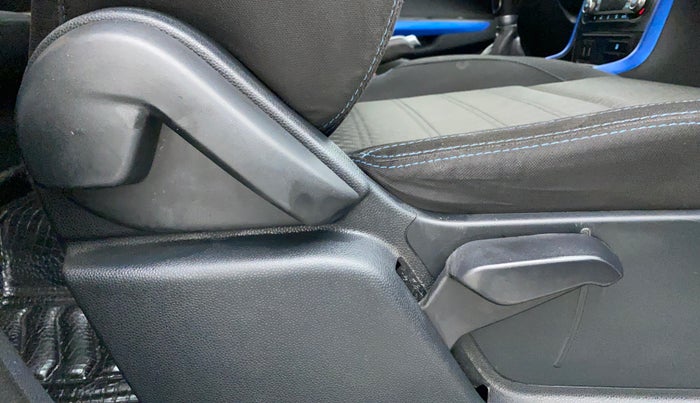 2018 Ford Ecosport 1.5 TITANIUM SIGNATURE (SUNROOF) TDCI, Diesel, Manual, 73,495 km, Driver Side Adjustment Panel