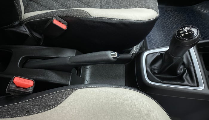 2021 Maruti Swift VXI D, Petrol, Manual, 8,576 km, Gear Lever