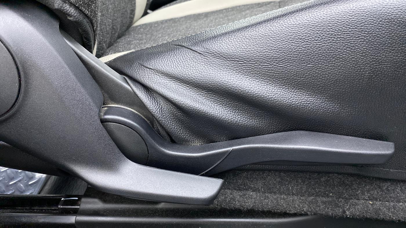 2021 Maruti Swift VXI D, Petrol, Manual, 8,576 km, Driver Side Adjustment Panel