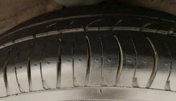 2011 Hyundai i10 MAGNA 1.2, Petrol, Manual, 54,721 km, Left Rear Tyre Tread