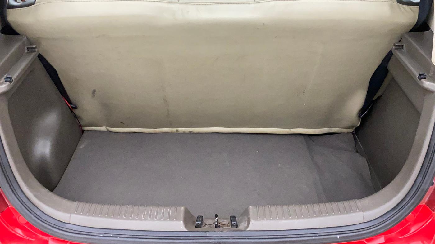 2011 Hyundai i10 MAGNA 1.2, Petrol, Manual, 54,721 km, Boot Inside