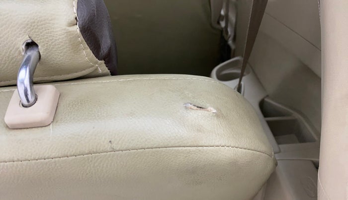 2012 Maruti Ertiga VXI, Petrol, Manual, 49,317 km, Third-row right seat - Folding lever not working