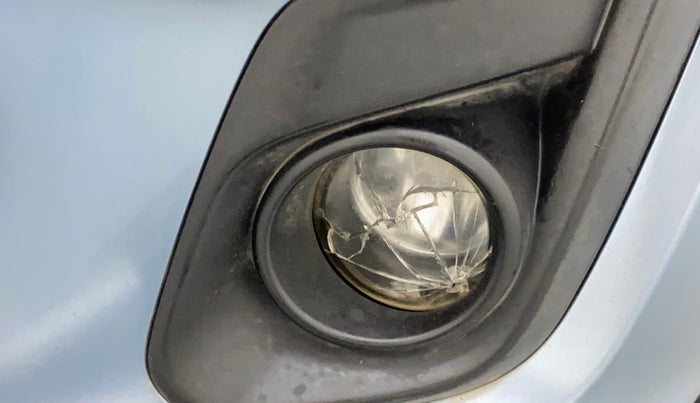 2012 Maruti Ertiga VXI, Petrol, Manual, 49,317 km, Left fog light - Minor damage