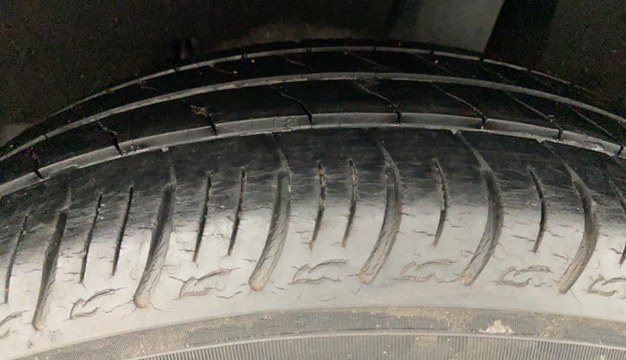 2019 Maruti Baleno DELTA PETROL 1.2, Petrol, Manual, 36,495 km, Left Rear Tyre Tread