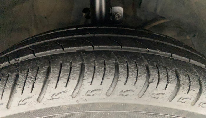 2019 Maruti Baleno DELTA PETROL 1.2, Petrol, Manual, 36,495 km, Right Front Tyre Tread