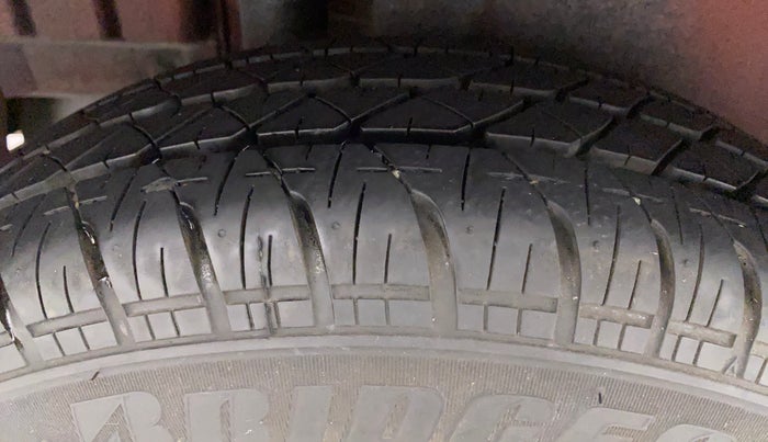 2013 Maruti Swift VDI, Diesel, Manual, 59,832 km, Right Rear Tyre Tread