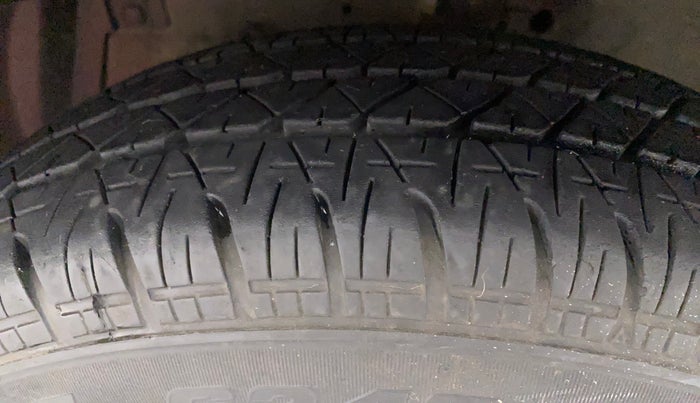 2013 Maruti Swift VDI, Diesel, Manual, 59,832 km, Left Front Tyre Tread